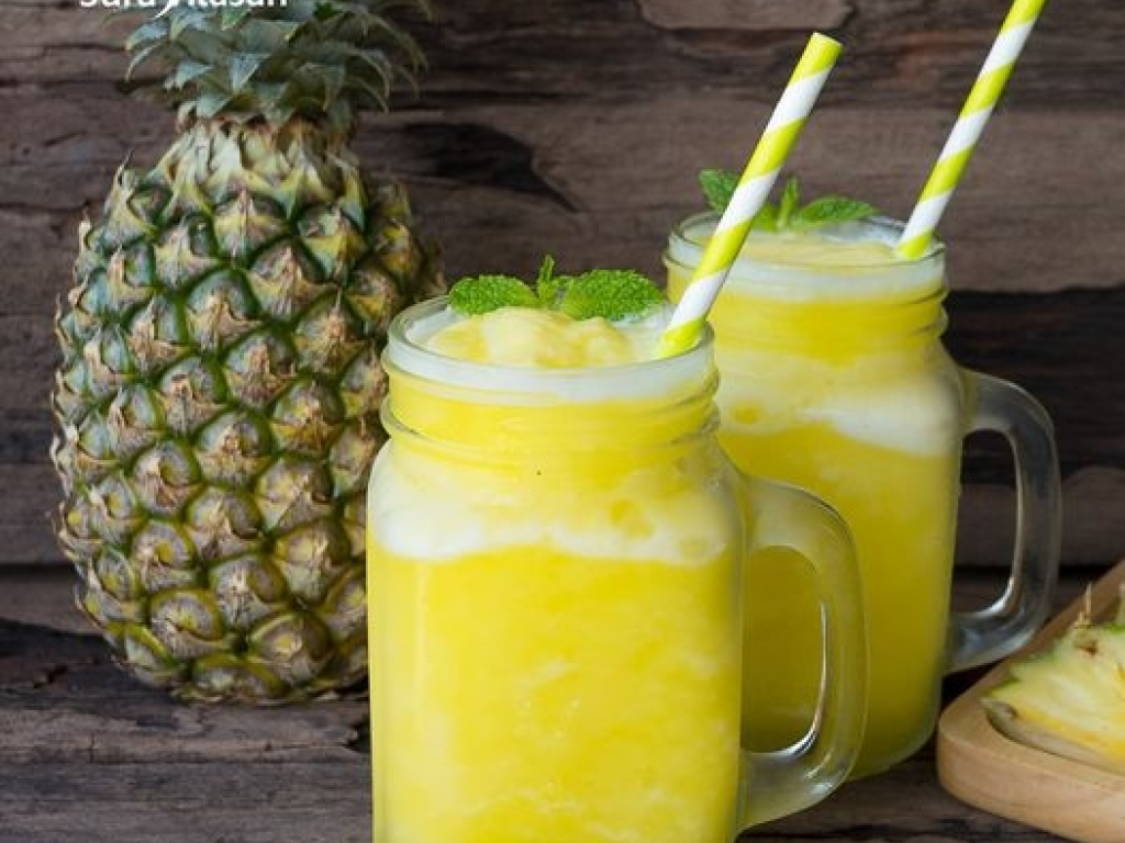 Zumo Piña, limón y Jengibre fermentado
